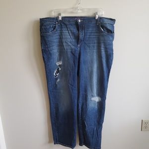 Gloria Vanderbilt distressed jean
